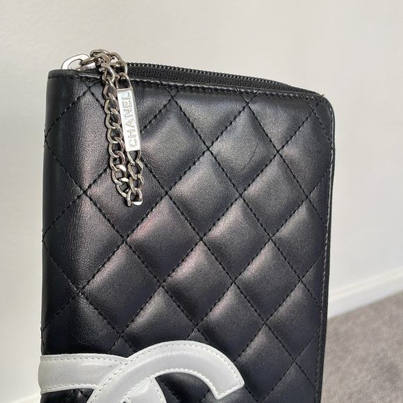 Chanel Cambon Zippy Wallet - Picture 3 of 17